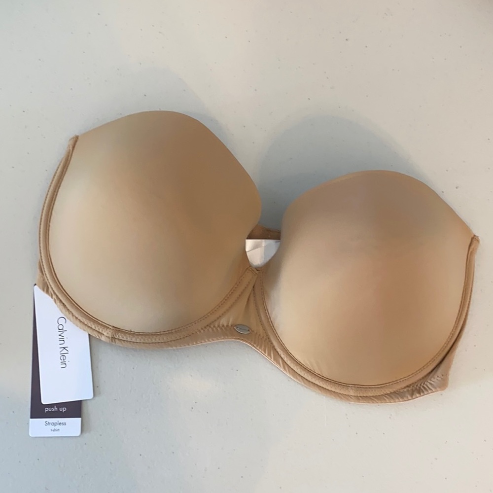 NWT Calvin Klein Strapless Bra Size 34DD